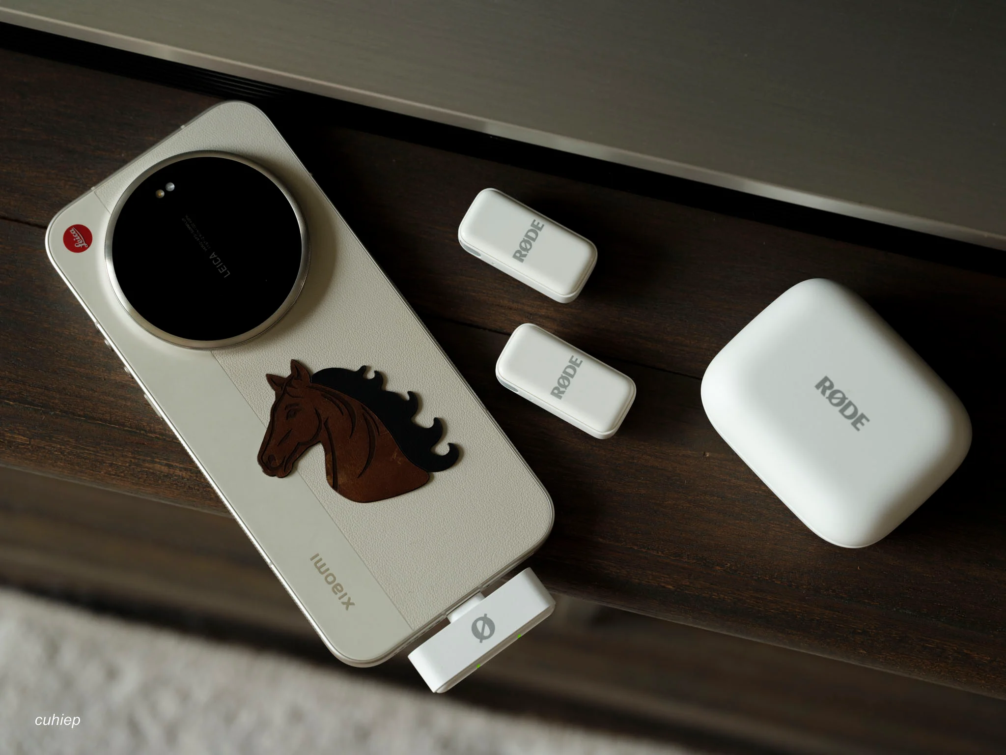 Trên tay RODE Wireless Micro: mictốt nhất cho smartphone vì UX đơn giản