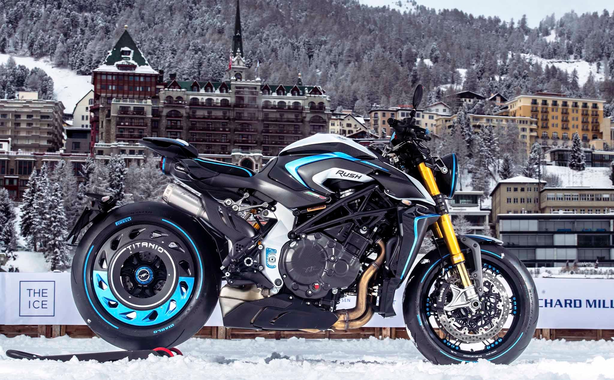 MV Agusta ra mắt Rush Titanio: một màu xanh xanh, chấm thêm màu bạc