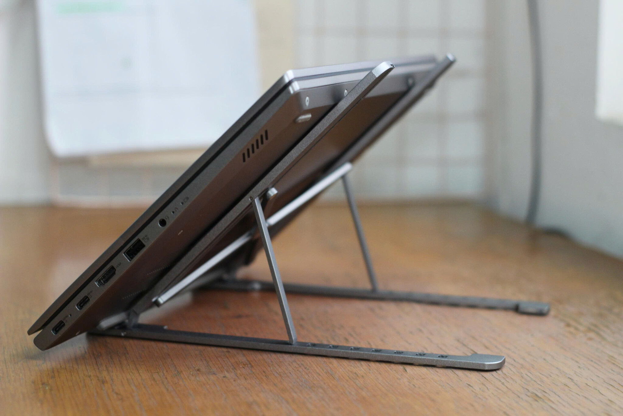 gia-do-laptop-hyperwork (4).jpg
