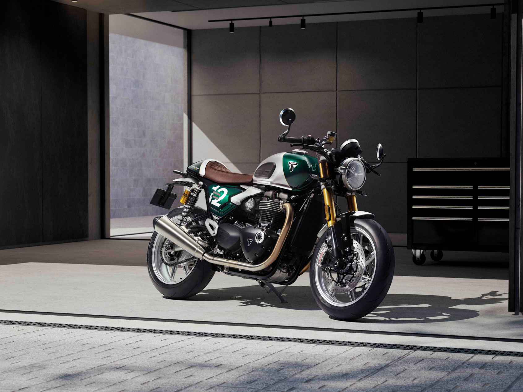 speed-twin-cafe-3.jpg