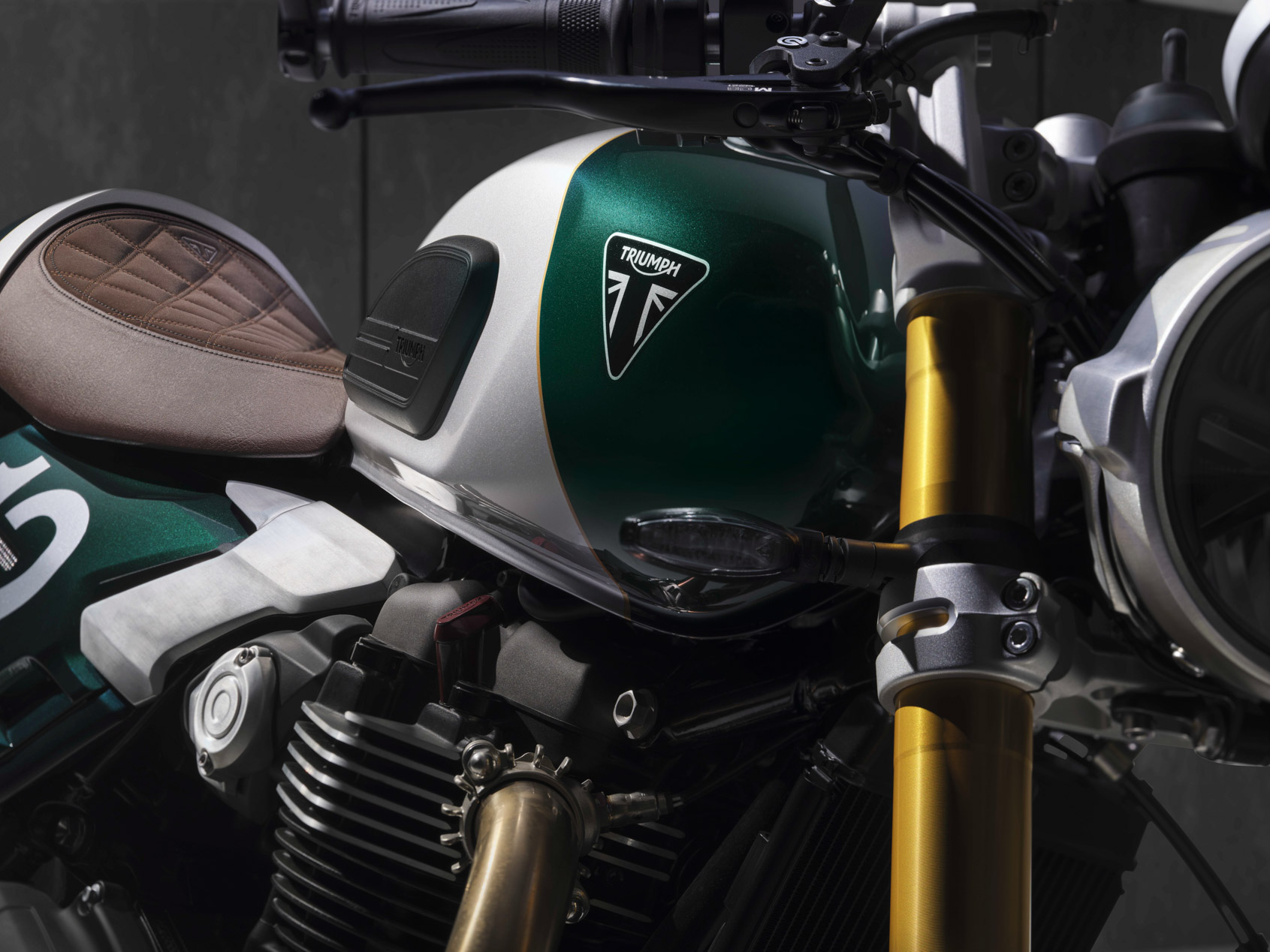 speed-twin-cafe-13.jpg
