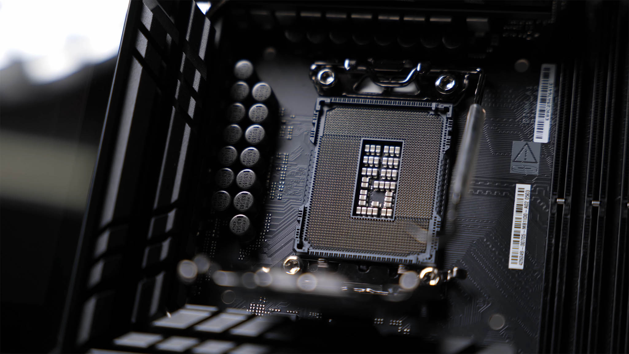 Có thể socket CPU mới của Intel sẽ không khiến anh em khổ và tốn tiền như giờ nữa