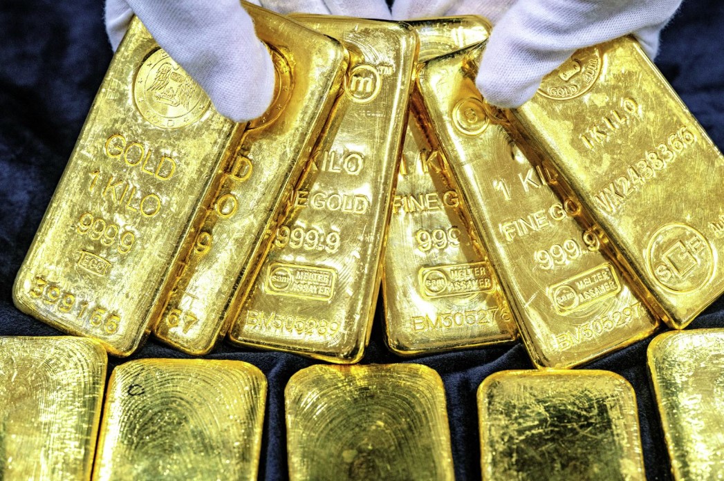 Giá vàng giảm nhẹ trước đàm phán Mỹ–Iran, vẫn hướng tới đà tăng tuần