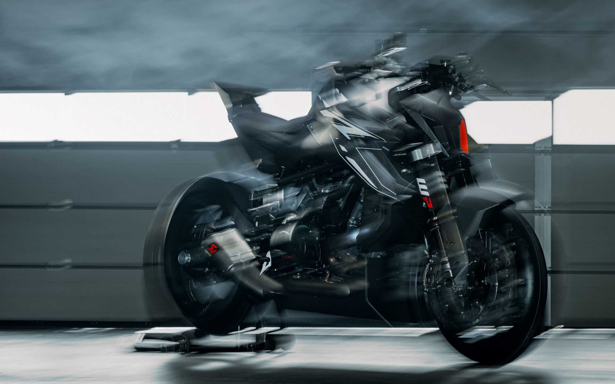 1390-SuperDuke-RRtrack-34.jpg