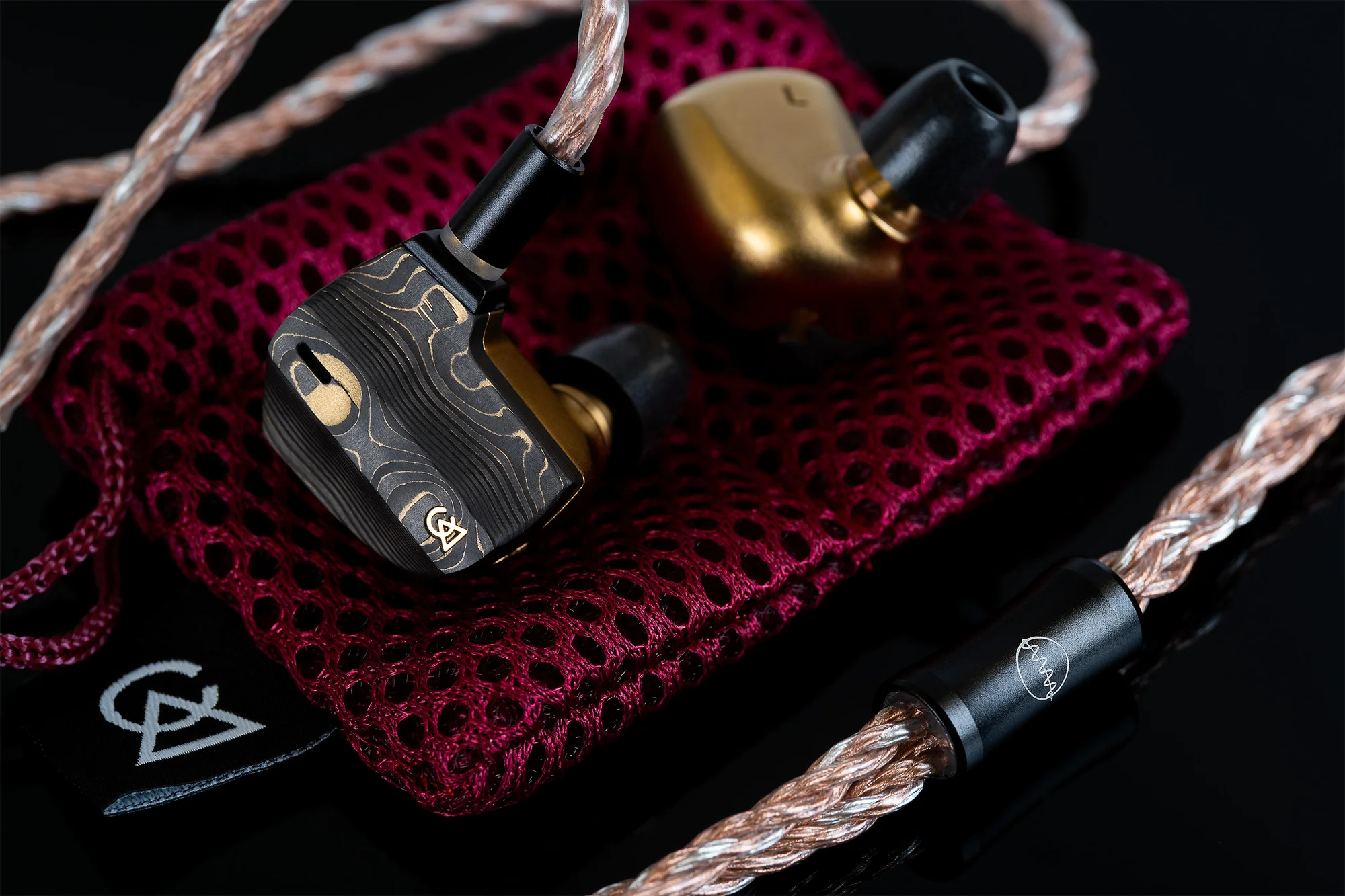 Campfire Audio ra mắt Chimera - QUAD-BRID IEM
giá $7500