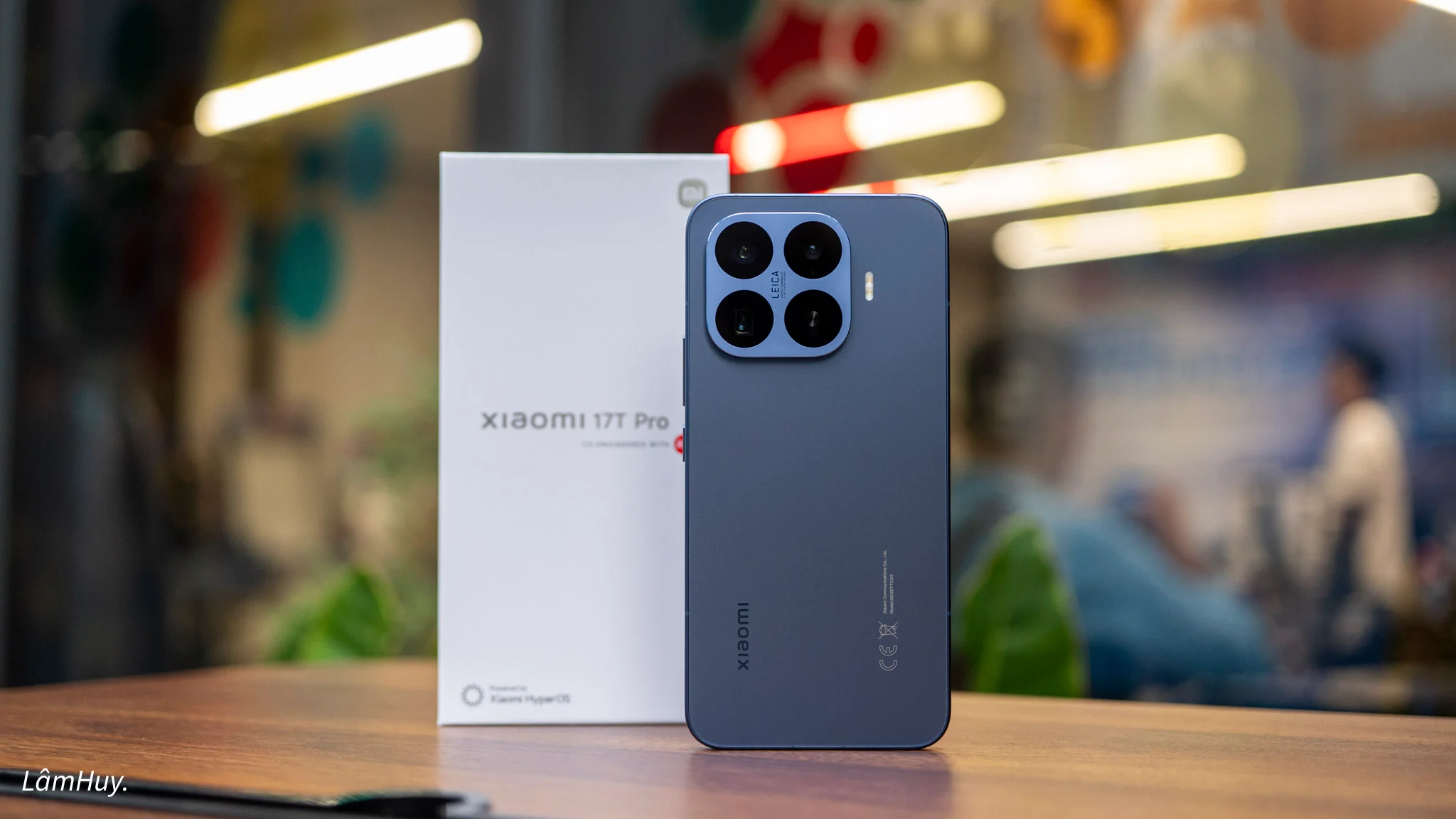 Mở hộp trên tay Xiaomi 17T Pro: Thiết kế chỉn chu, camera tele 5x, Dimensity 9500, pin 7.000 mAh