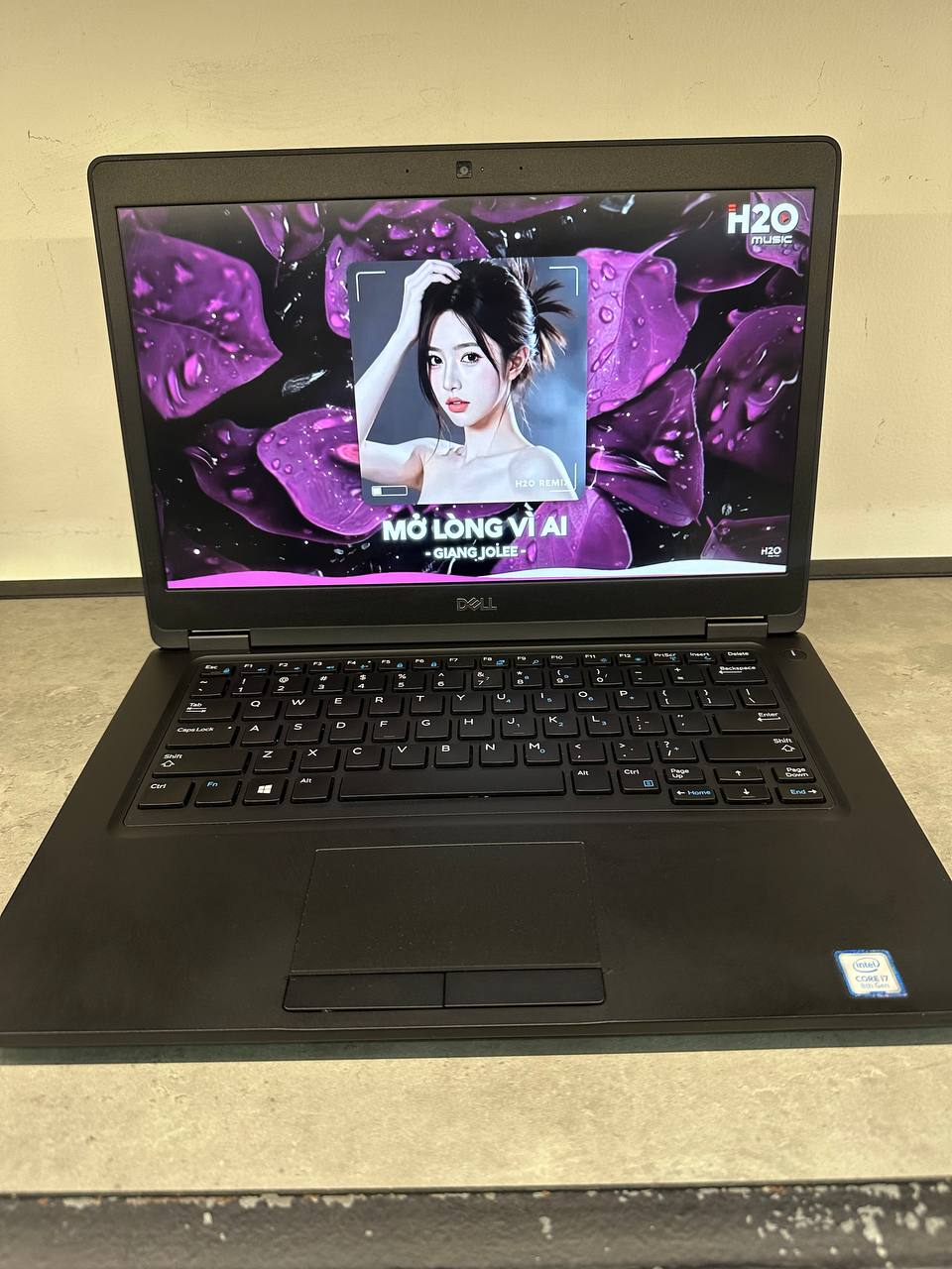Mình chia sẻ kinh nghiệm bán laptop cho bạn, hy vọng hữu ích.