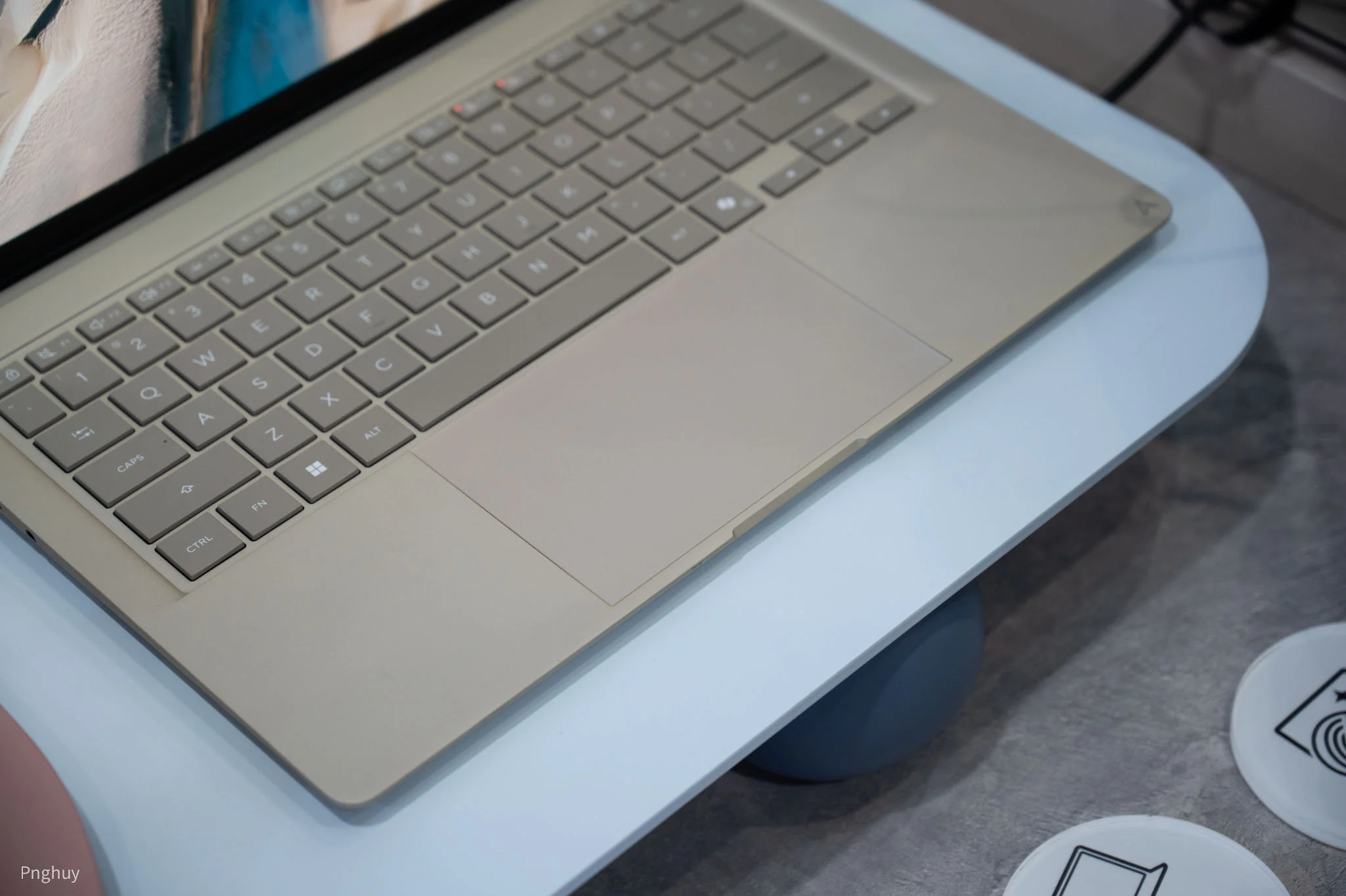 ASUS-COMPUTEX26-pnghuy-67.jpg