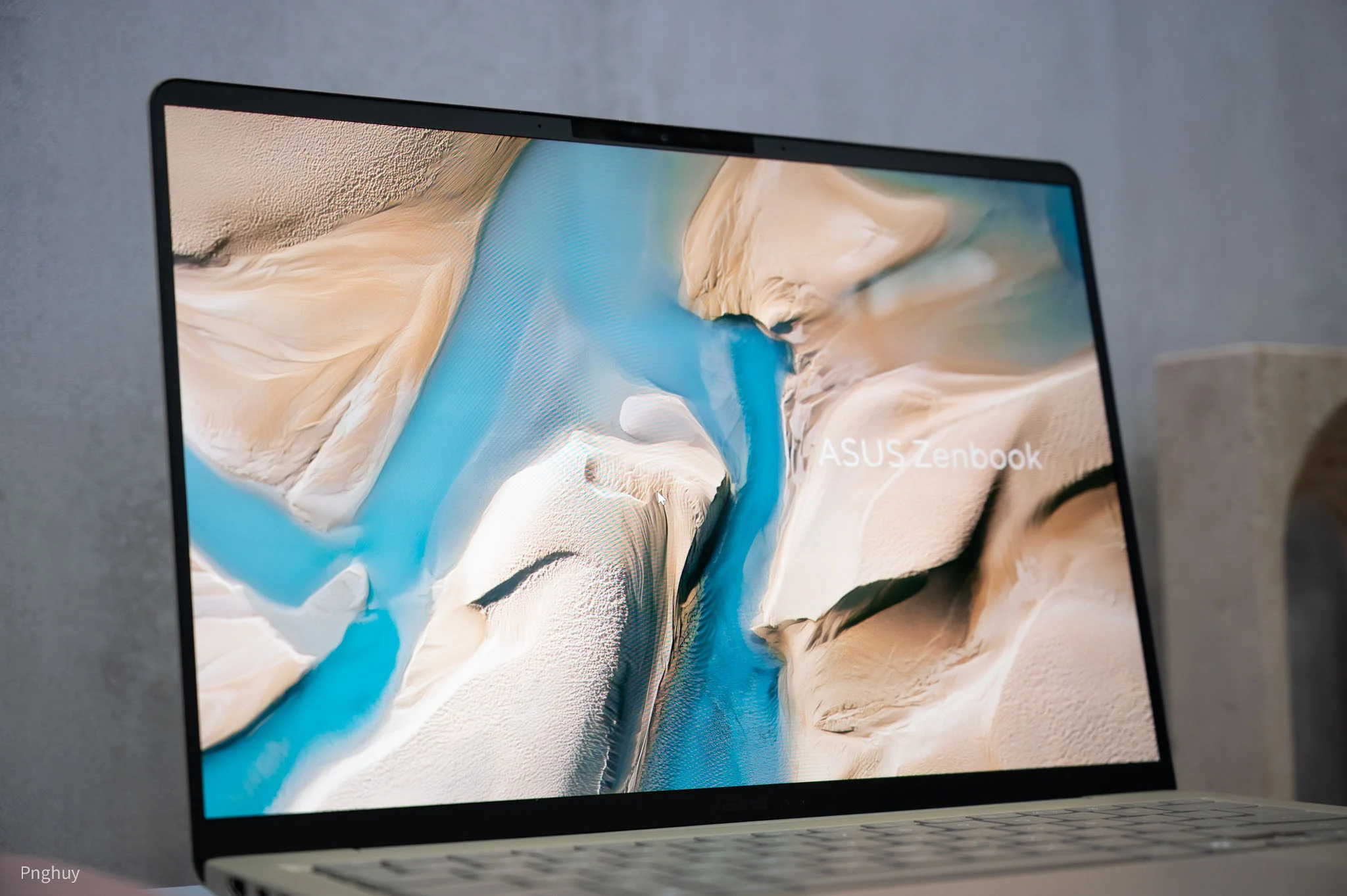 ASUS-COMPUTEX26-pnghuy-65.jpg