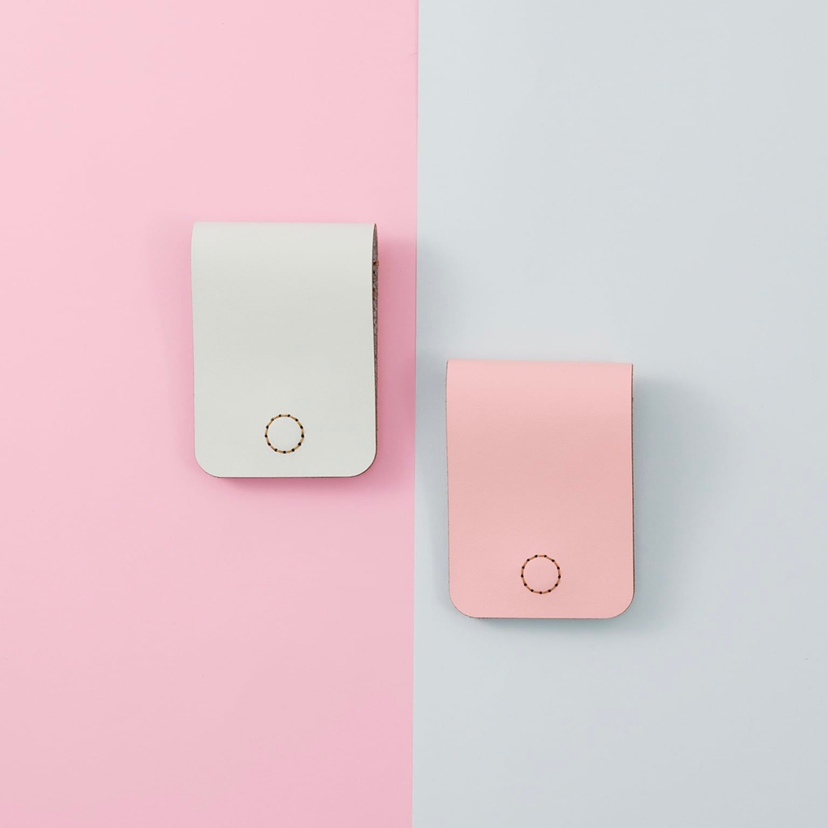 Bộ sưu tập ví và charm theo tone màu Pastel dịu ngọt nhẹ nhàng xua tan hết mệt mỏi lo toan ...