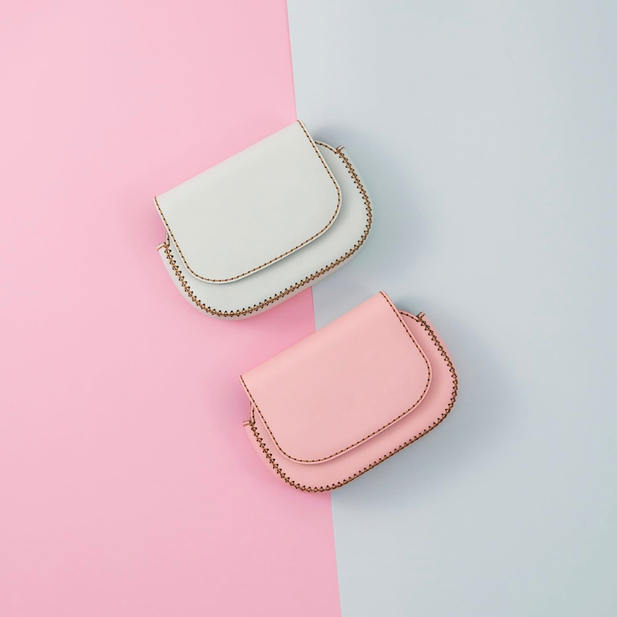 Bộ sưu tập ví và charm theo tone màu Pastel dịu ngọt nhẹ nhàng xua tan hết mệt mỏi lo toan ...