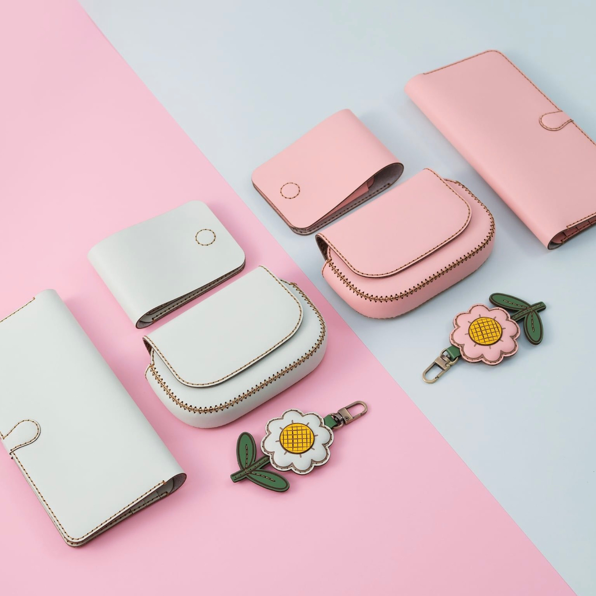 Bộ sưu tập ví và charm theo tone màu Pastel dịu ngọt nhẹ nhàng xua tan hết mệt mỏi lo toan ...