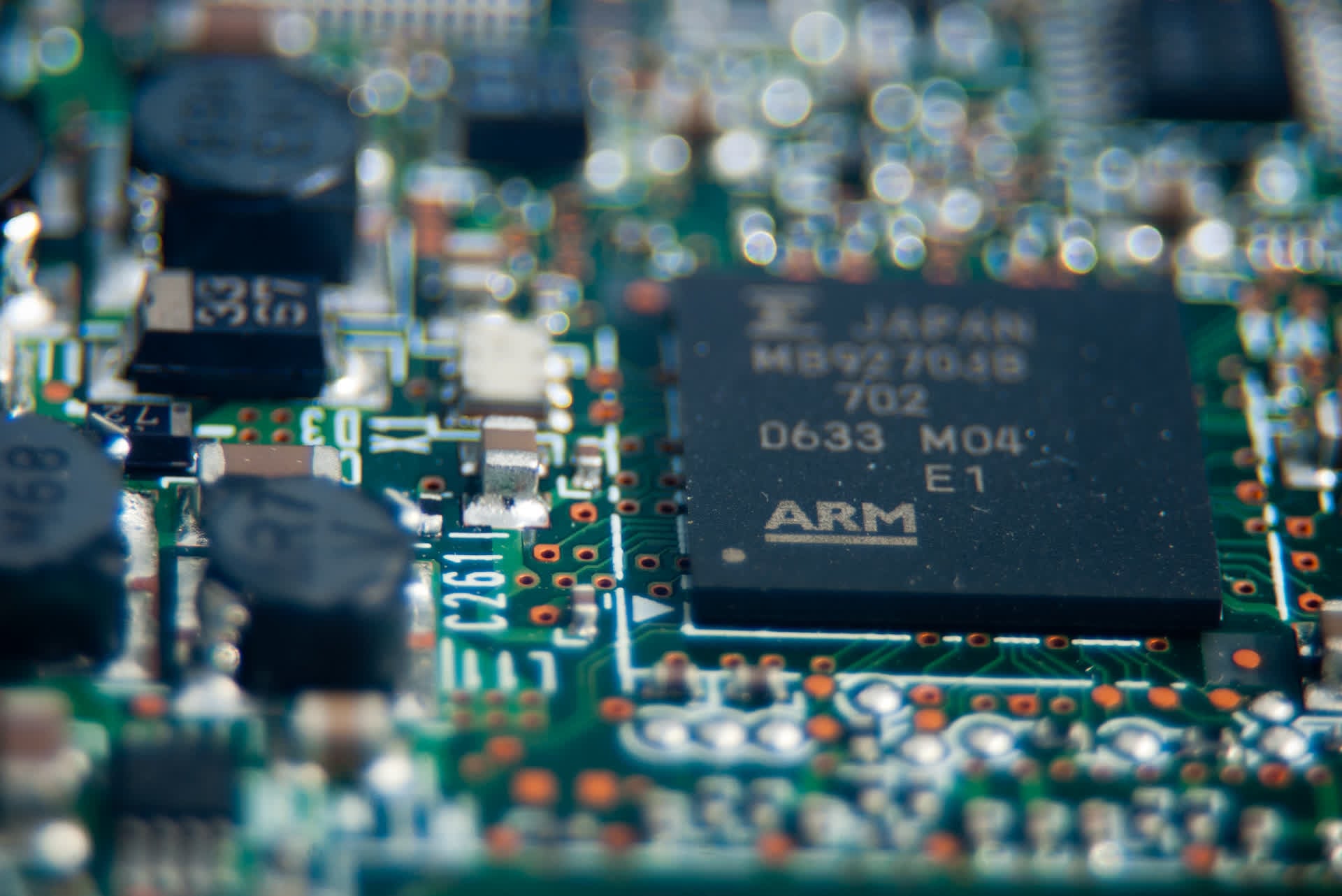 6451443-Cover-ARM.jpg