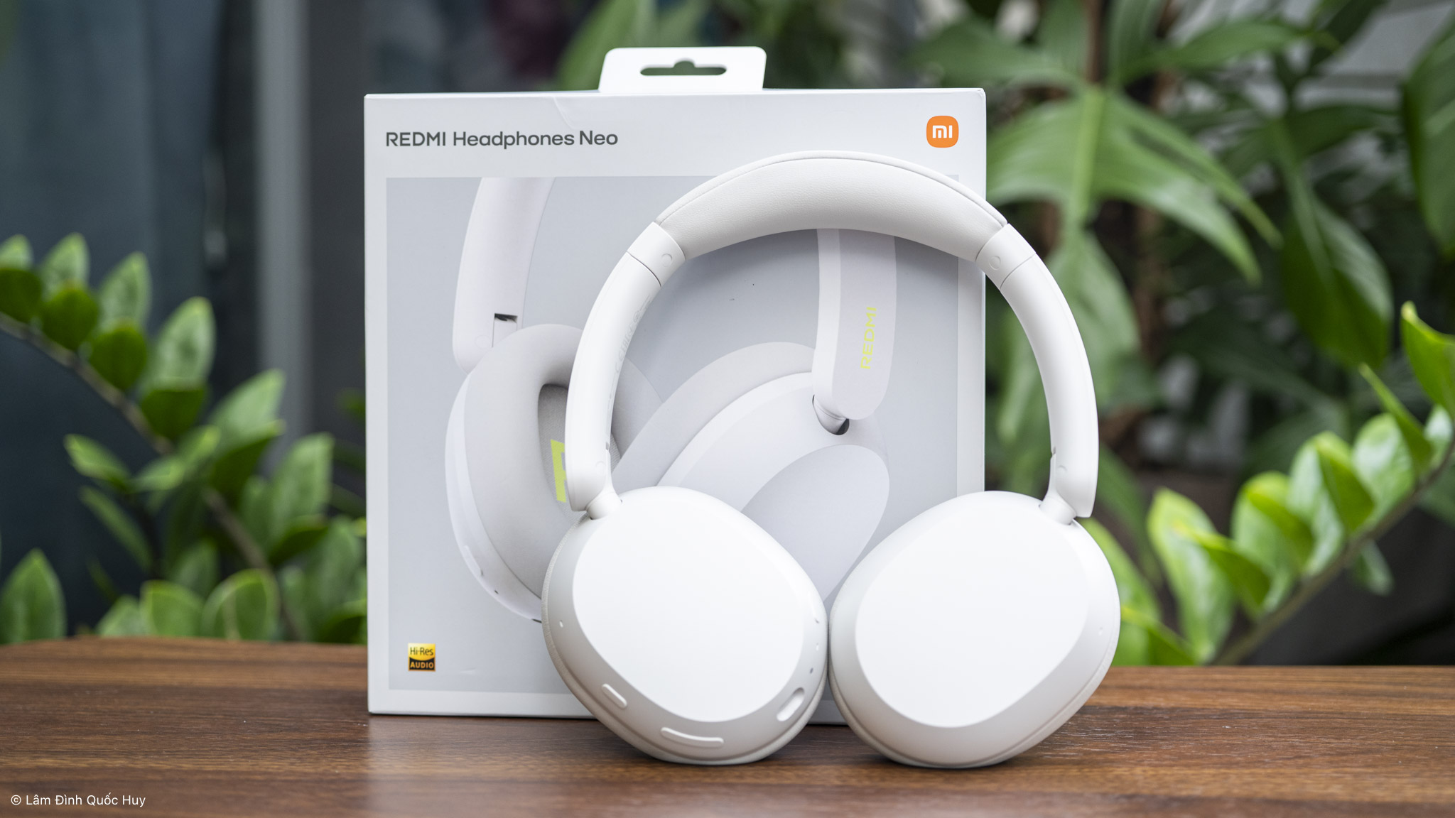 Mở hộp trên tay REDMI Headphones Neo: Cảm giác đeo thoải mái, Hi-Res Audio, pin lên đến 72 giờ