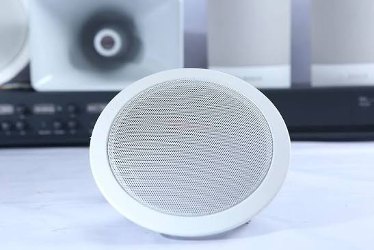 So sánh loa âm trần bose và bosch