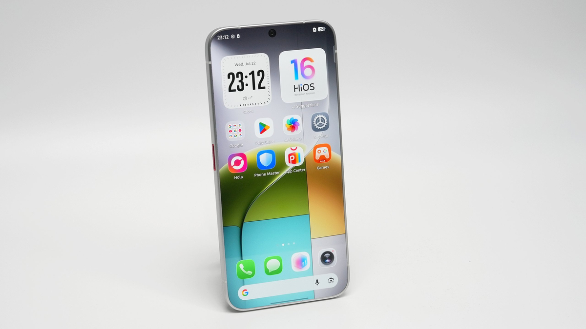TECNO Next-Gen Bezelless Concept Phone, chiếc điện thoại concept đầu tiên của ngành có viền màn...