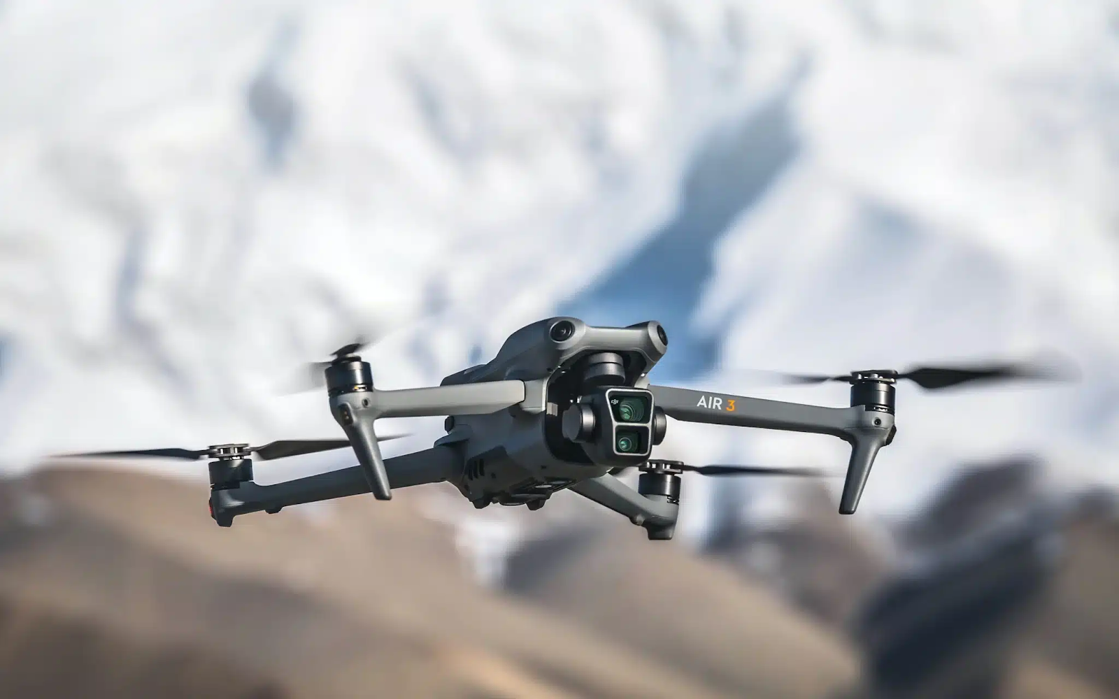 Hè rồi, bay flycam săn view "đỉnh" thôi, nhưng phải bay "ngoan" nhé!