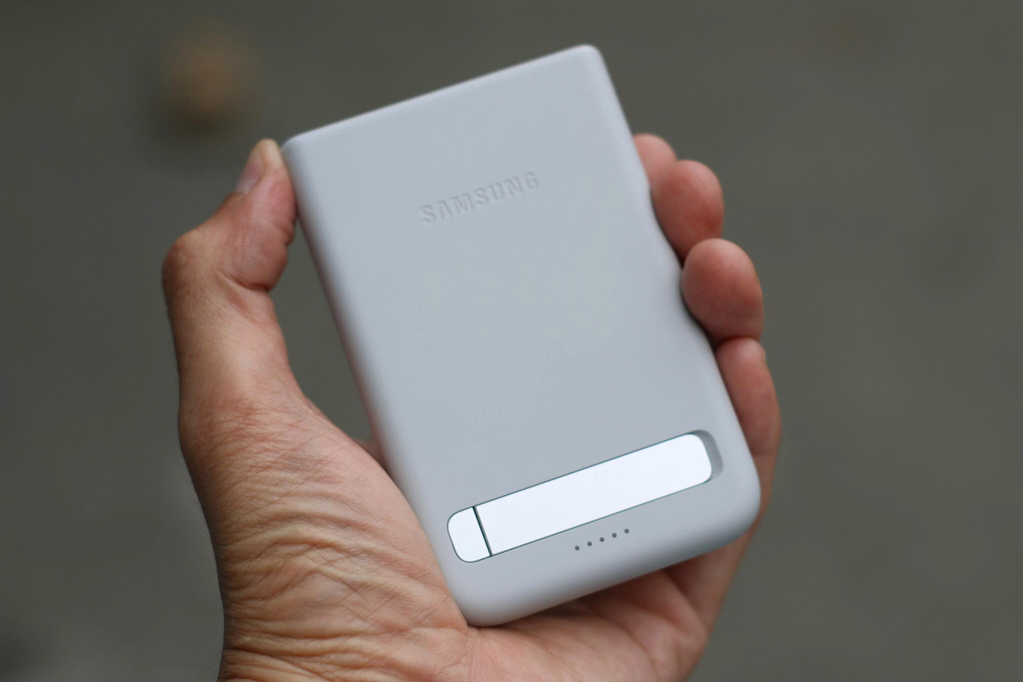 Samsung-Magnetic-25W-EB-U2500 (1).jpg