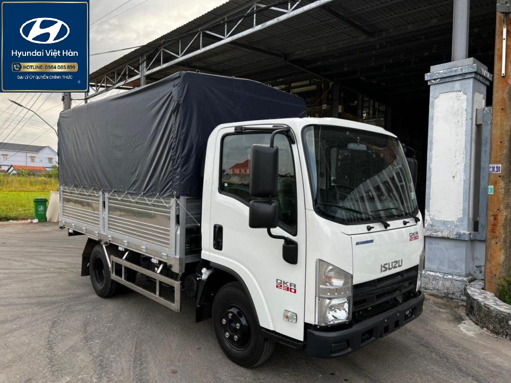 xe-tai-isuzu-qkr-230-thung-bat.jpeg