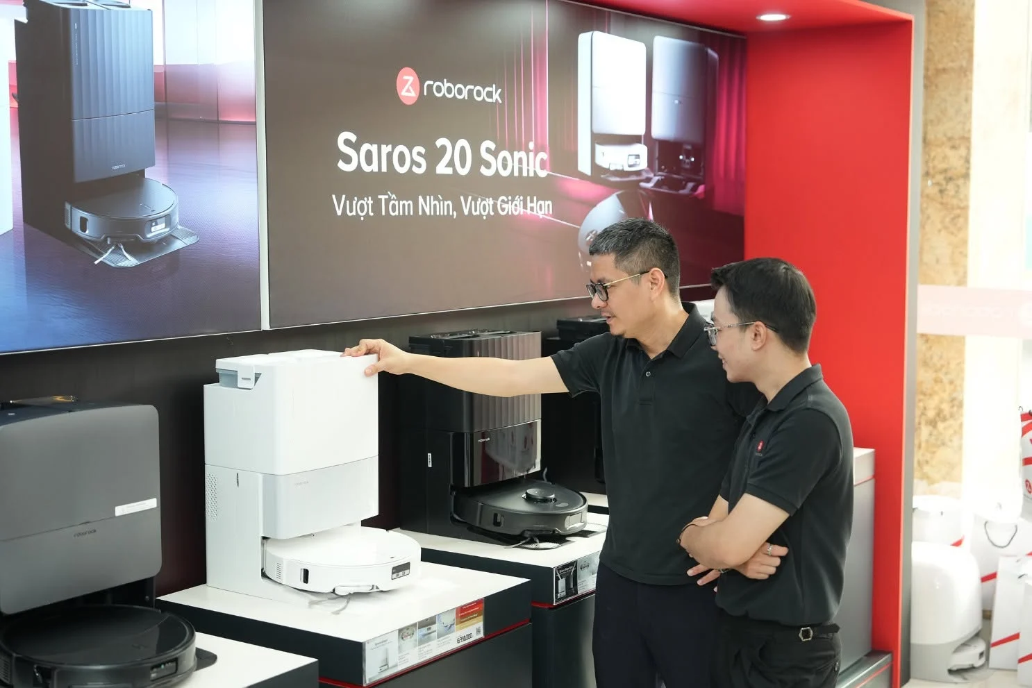 Review Roborock Saros 20 Sonic: Robot lau nhà siêu đỉnh cao