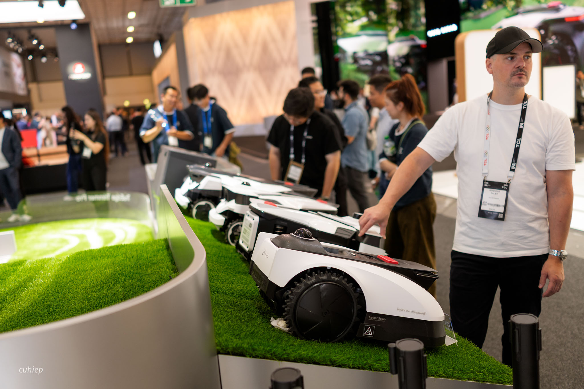 tinhte-cuhiep-IFA26-ecovacs-09.jpg