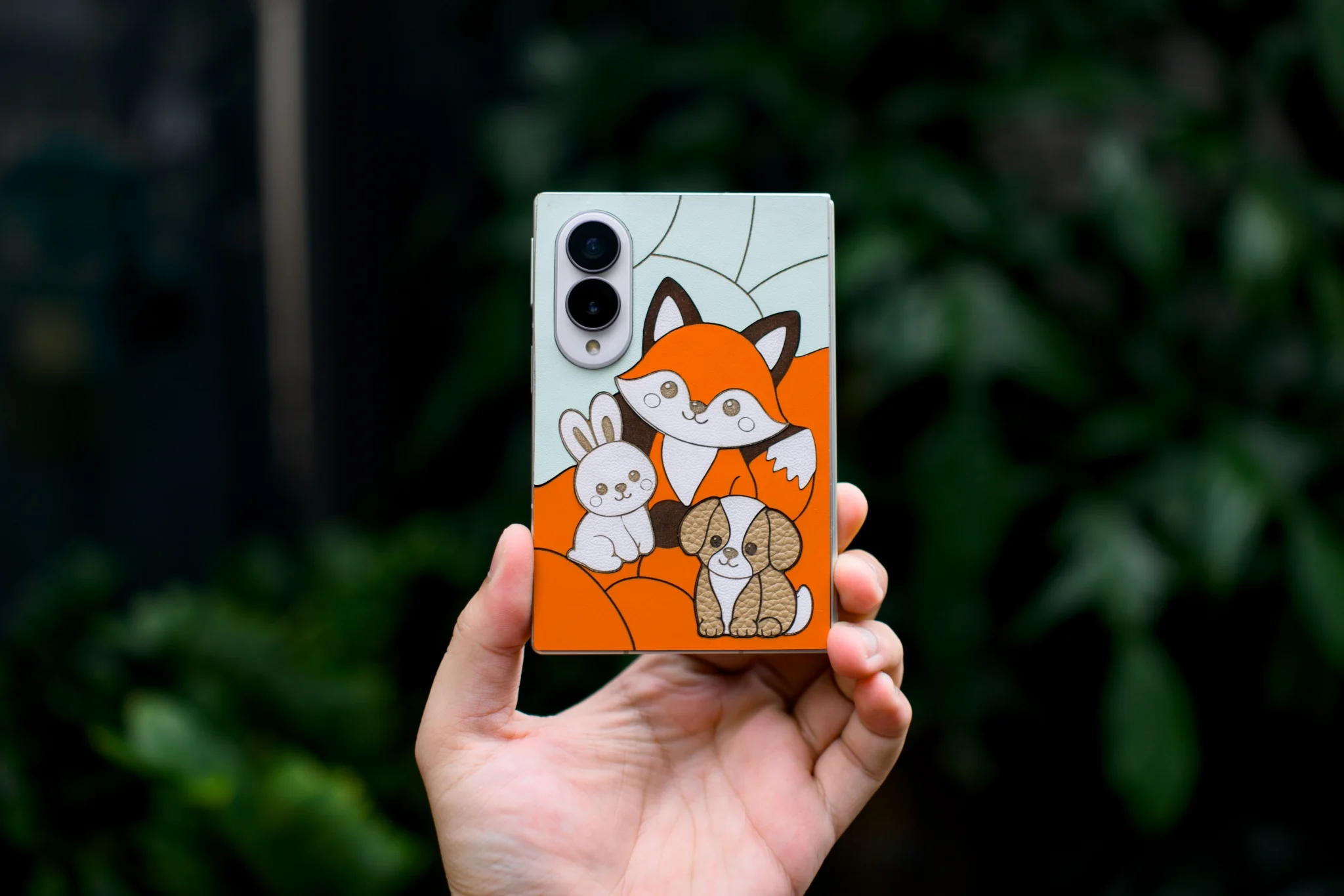 Apple ra mắt iPhone Duo xong, dân tình lại đổ xô đi mua Galaxy Z Fold 8