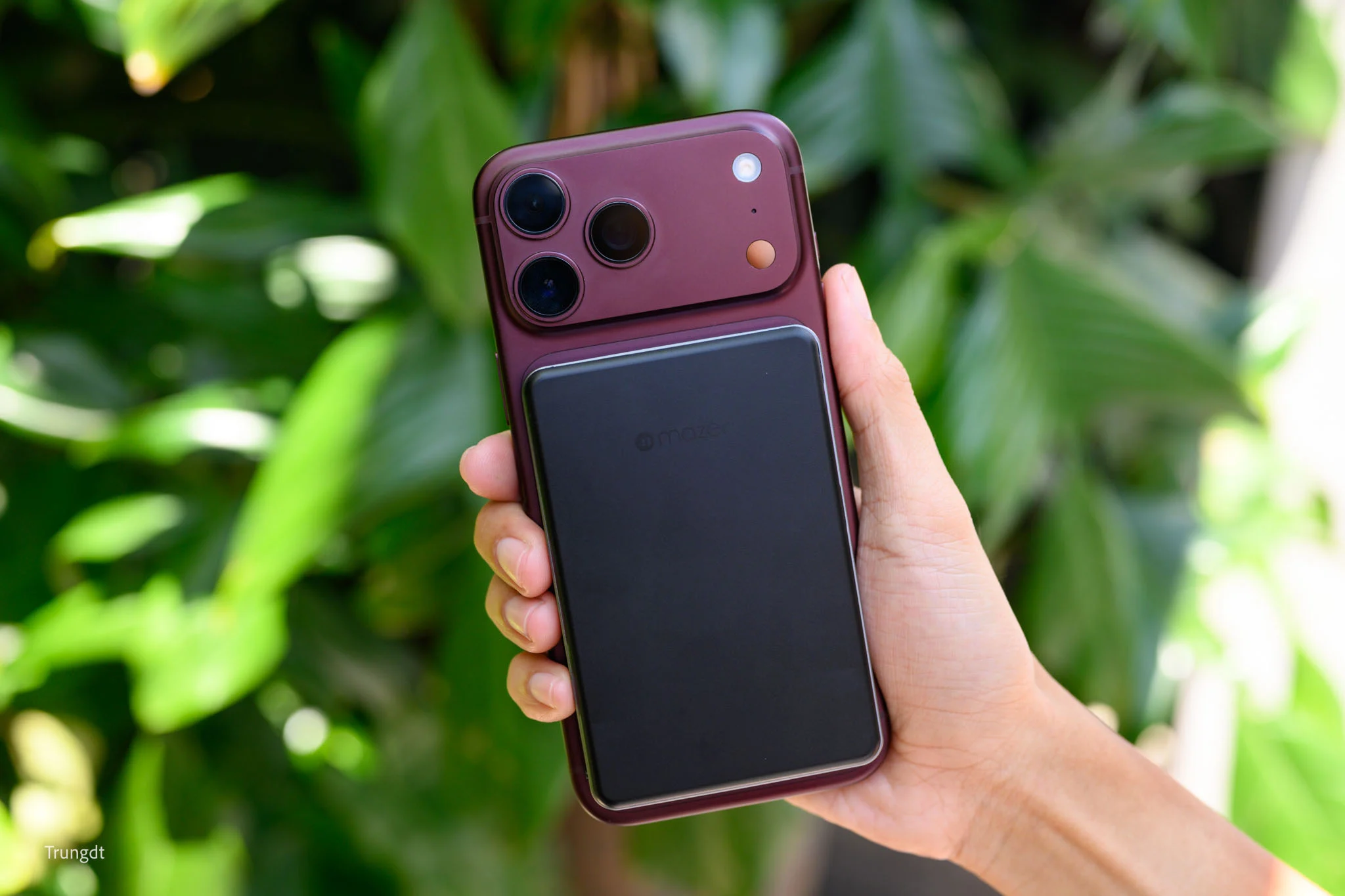 Trên tay Mazer MagAir31: pin dự phòng 10.000 mAh mỏng 17 mm, sạc không dây Qi2.2, USB-C 45W
