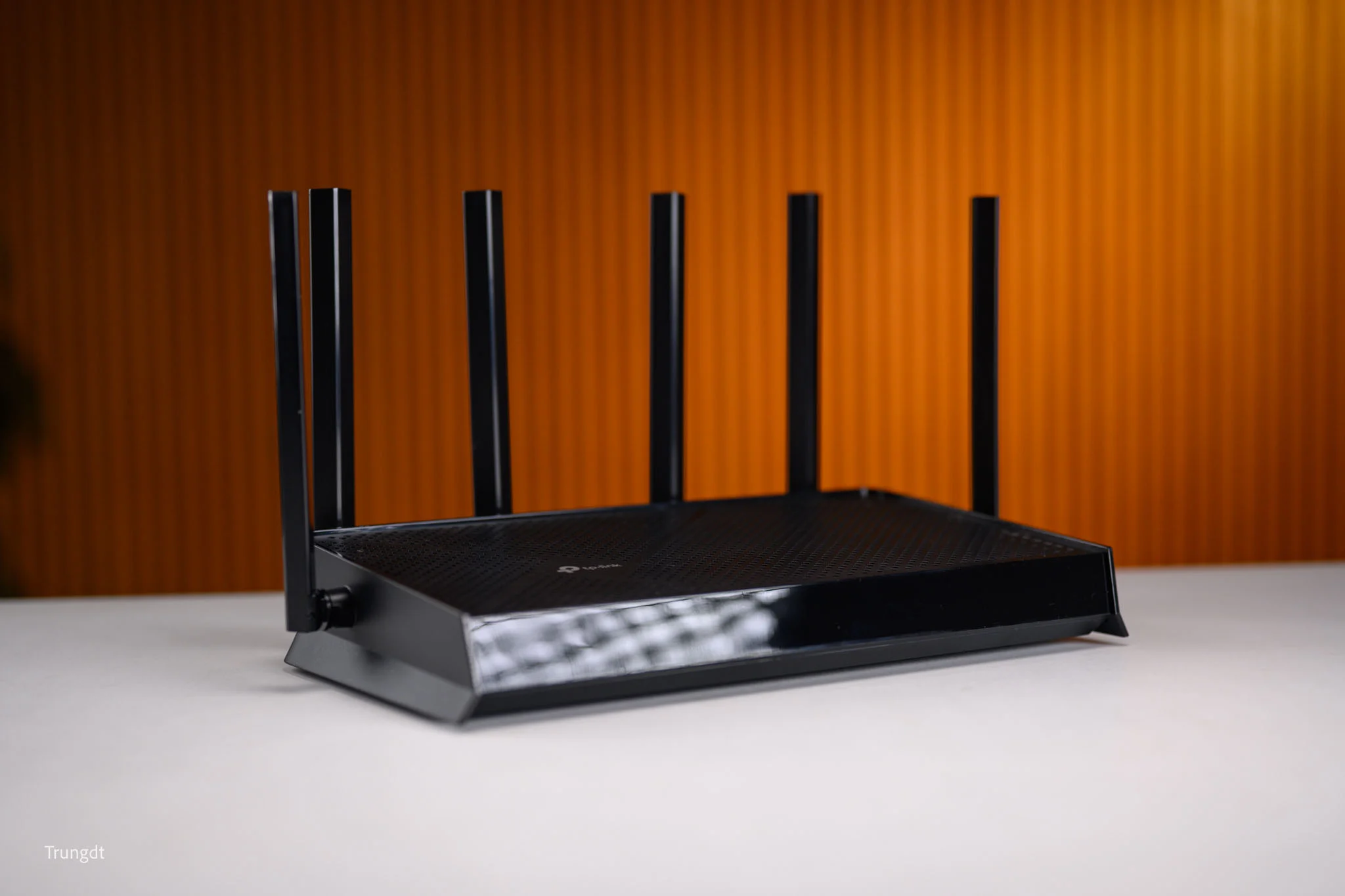 tinhte-trungdt-tp-link-be600-06.jpg