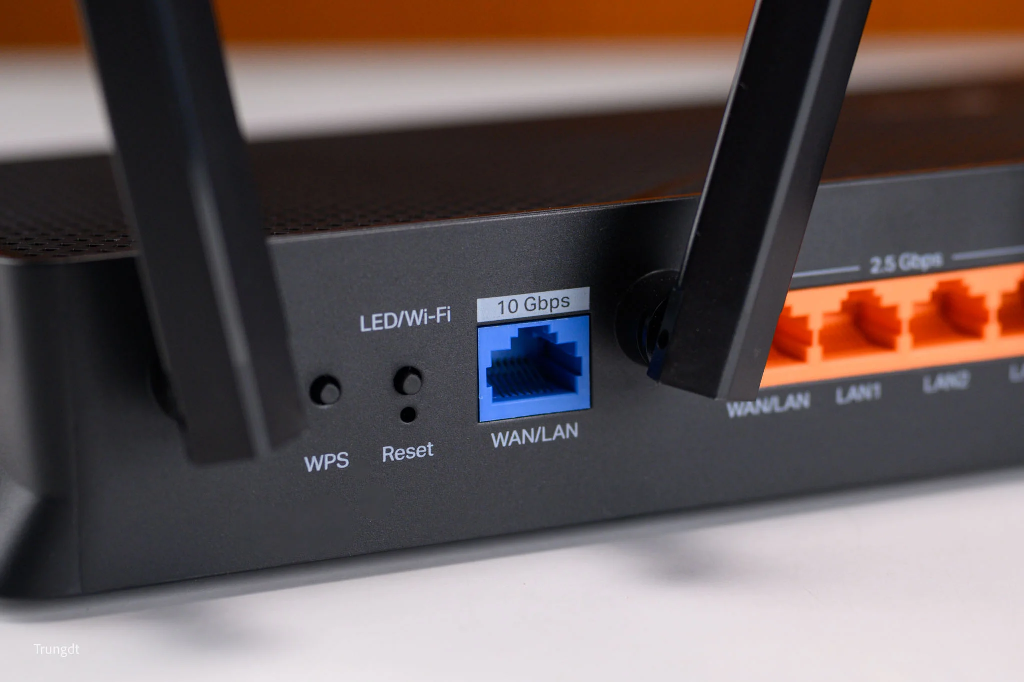 tinhte-trungdt-tp-link-be600-01.jpg