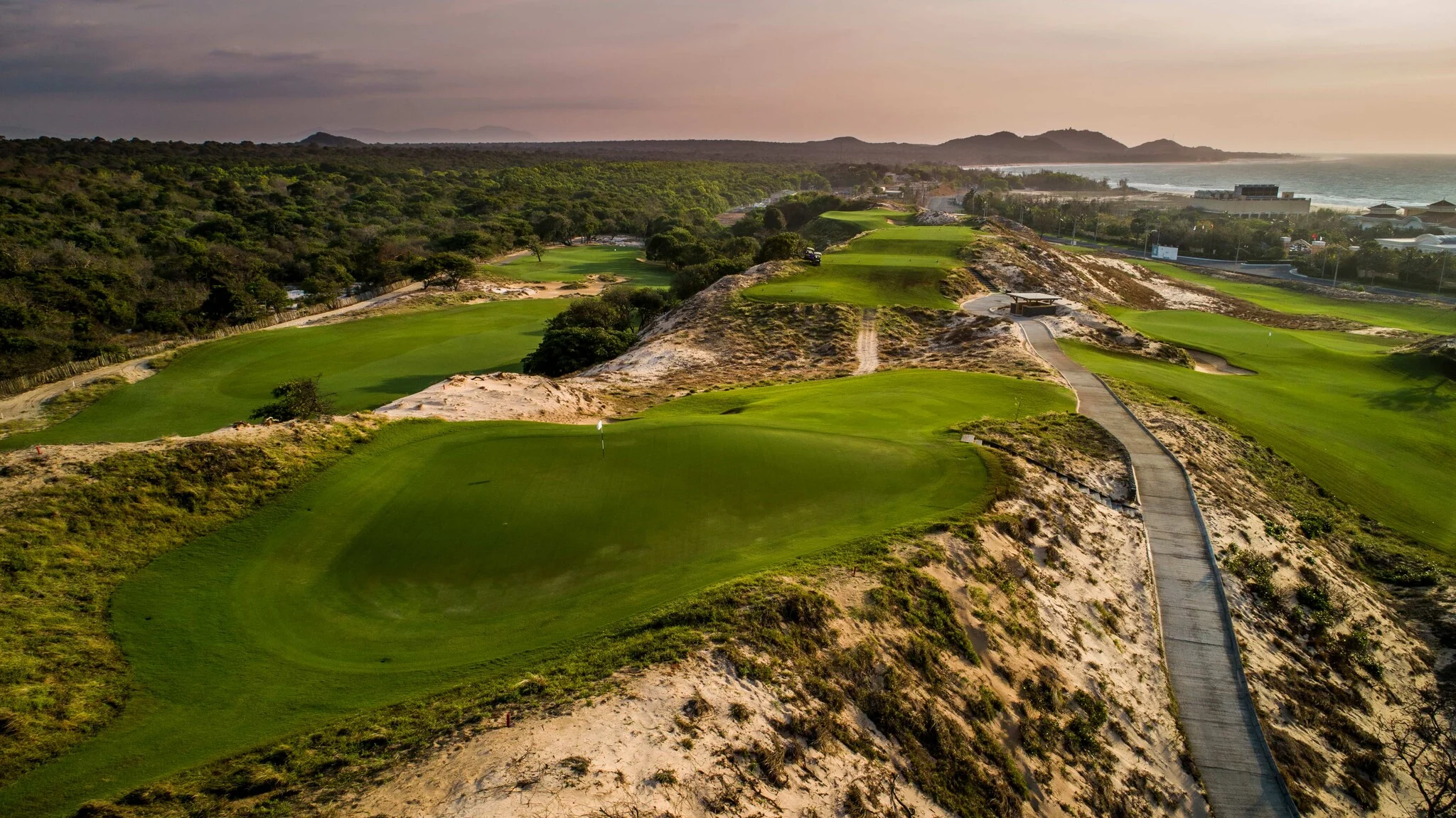 Kinh nghiệm kết hợp chơi golf và nghỉ dưỡng cho chuyến đi Hồ Tràm