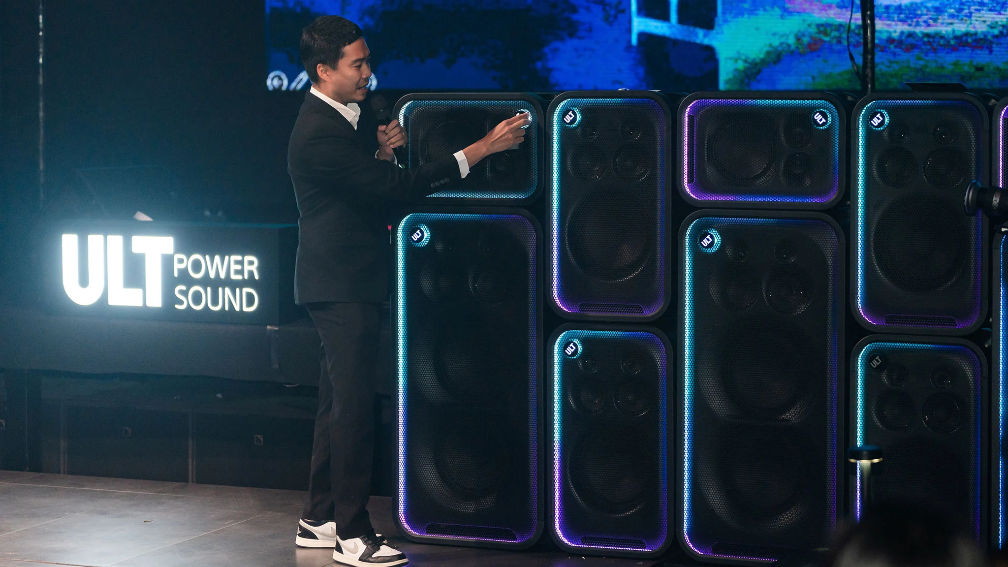 Dòng loa Sony ULT Tower bán ra tại Việt Nam, 3 kích thước, đa dạng kết nối, có hỗ trợ karaoke