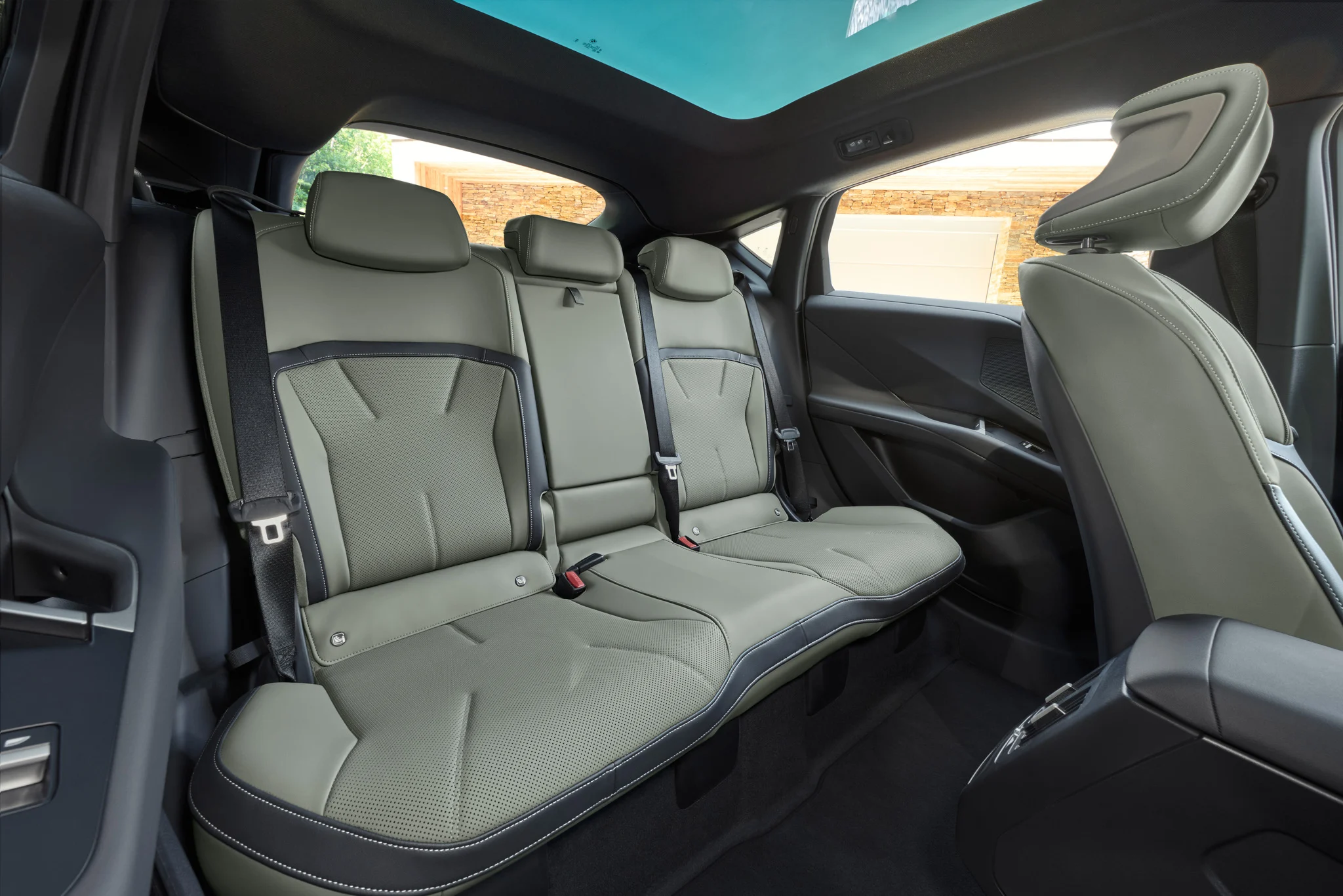 all-new-bmw-ix4-ra-mat-tinhte-22.jpg