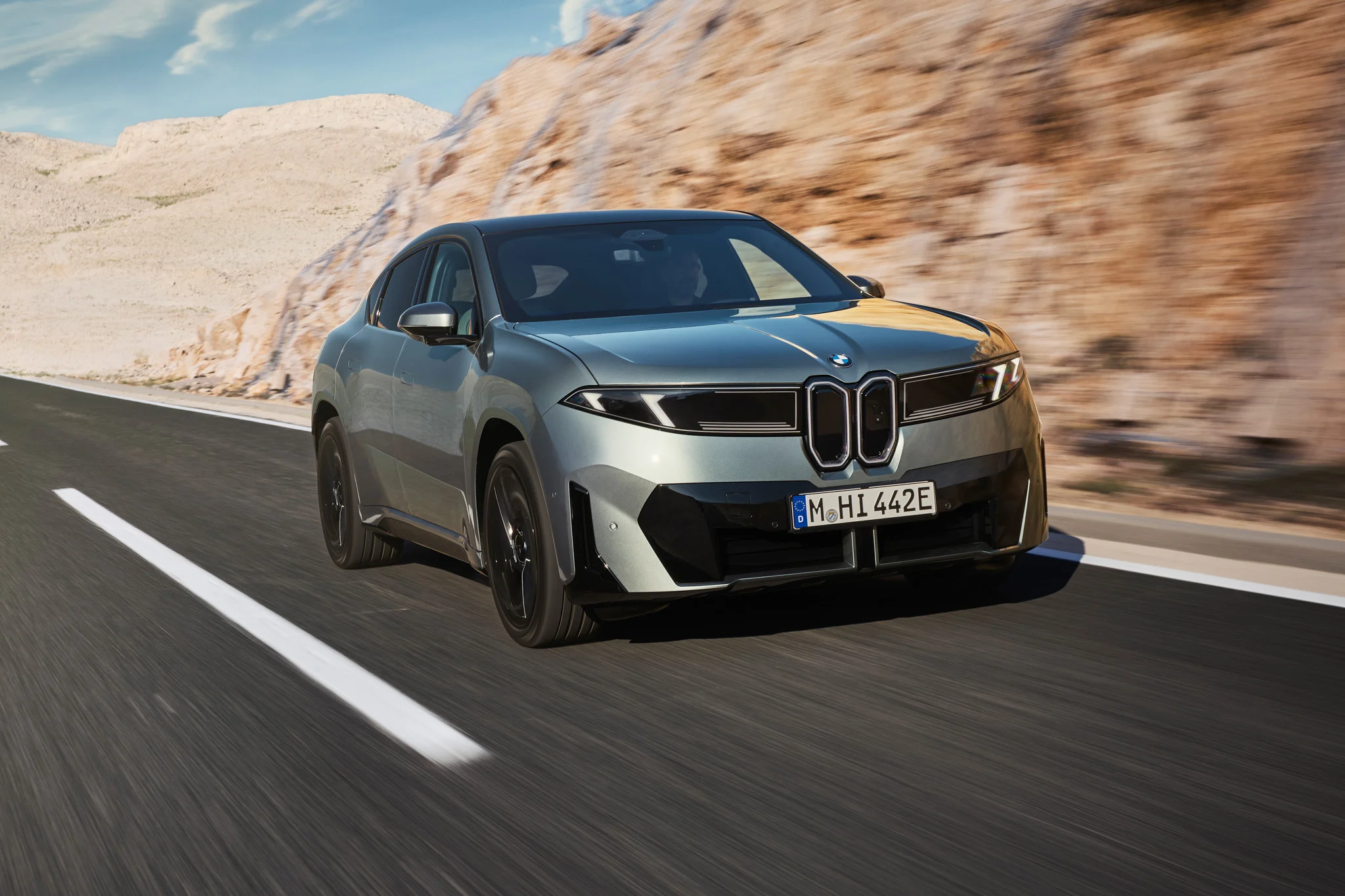 all-new-bmw-ix4-ra-mat-tinhte-13.jpg