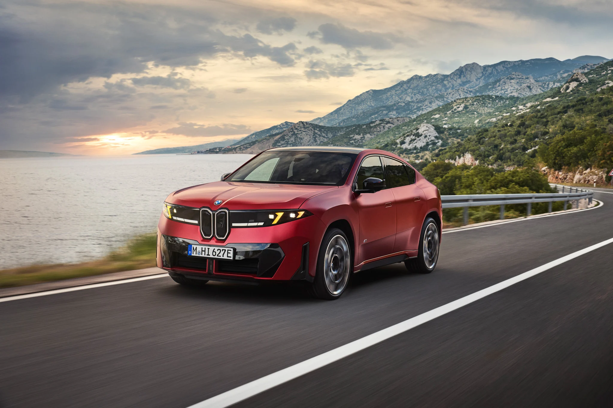 all-new-bmw-ix4-ra-mat-tinhte-4.jpg