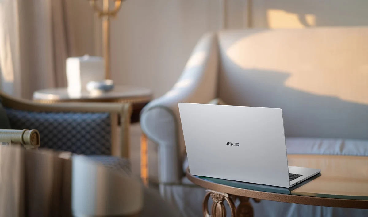 ASUS ra mắt ExpertBook A7 với chip AMD Ryzen AI 300 và màn hình OLED 3K 120Hz