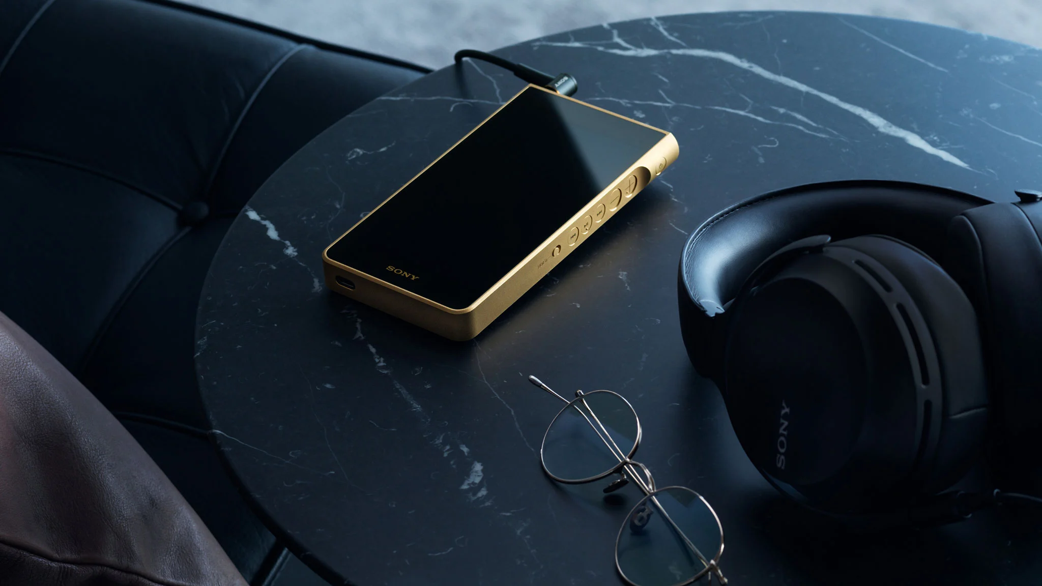 Sony ra mắt ba máy nghe nhạc Walkman cao cấp mới, giá từ 1.900 USD đến gần 5.900 USD