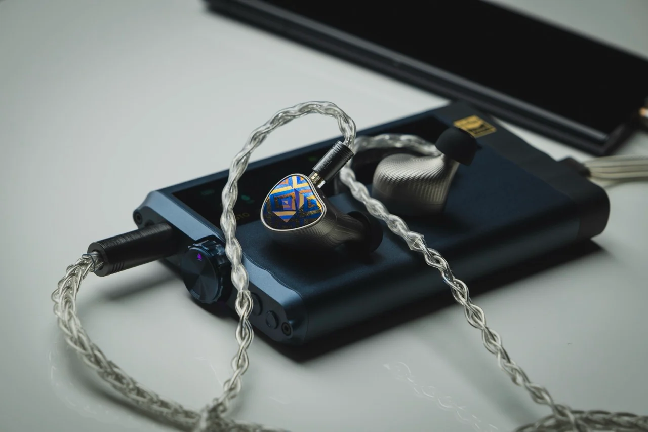 Portable DAC/Amp nổi bật nhất - iFi iDSD GR 2