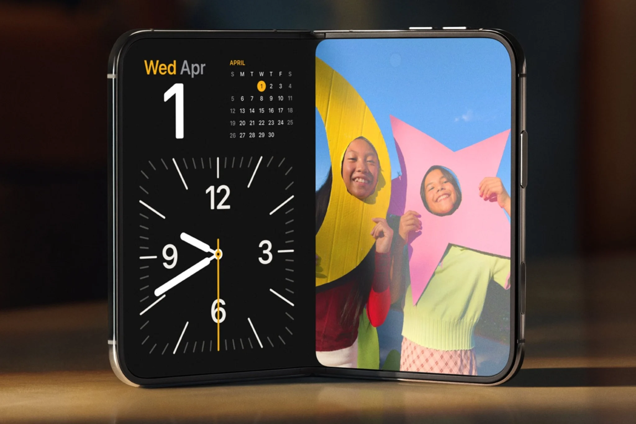 z2027-08-iphone-duo.jpg