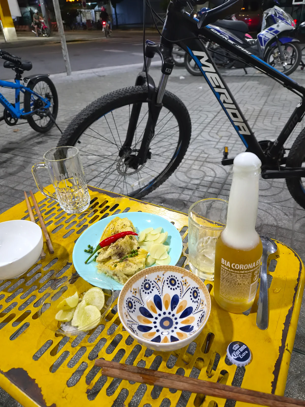 Mưa gió làm vài chai
