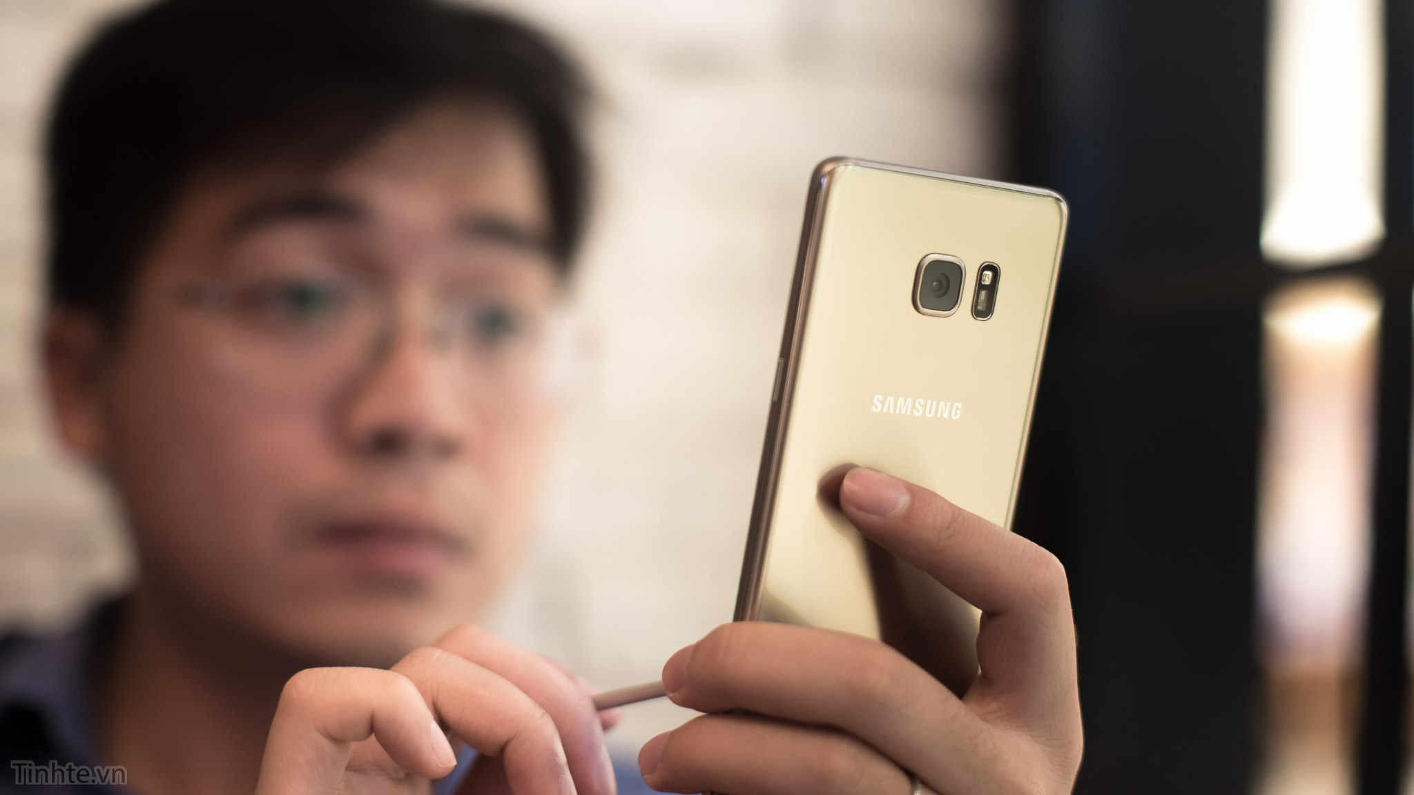 Đánh giá Samsung Galaxy Note 7: có đáng bỏ thêm gần 2 triệu so với S7e?
