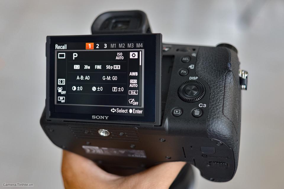 Sony_Cyber-shot_RX10_III_tinhte_10.jpg