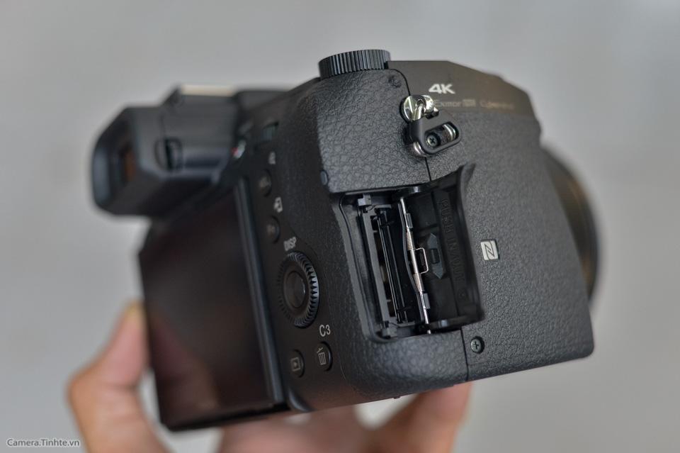 Sony_Cyber-shot_RX10_III_tinhte_12.jpg