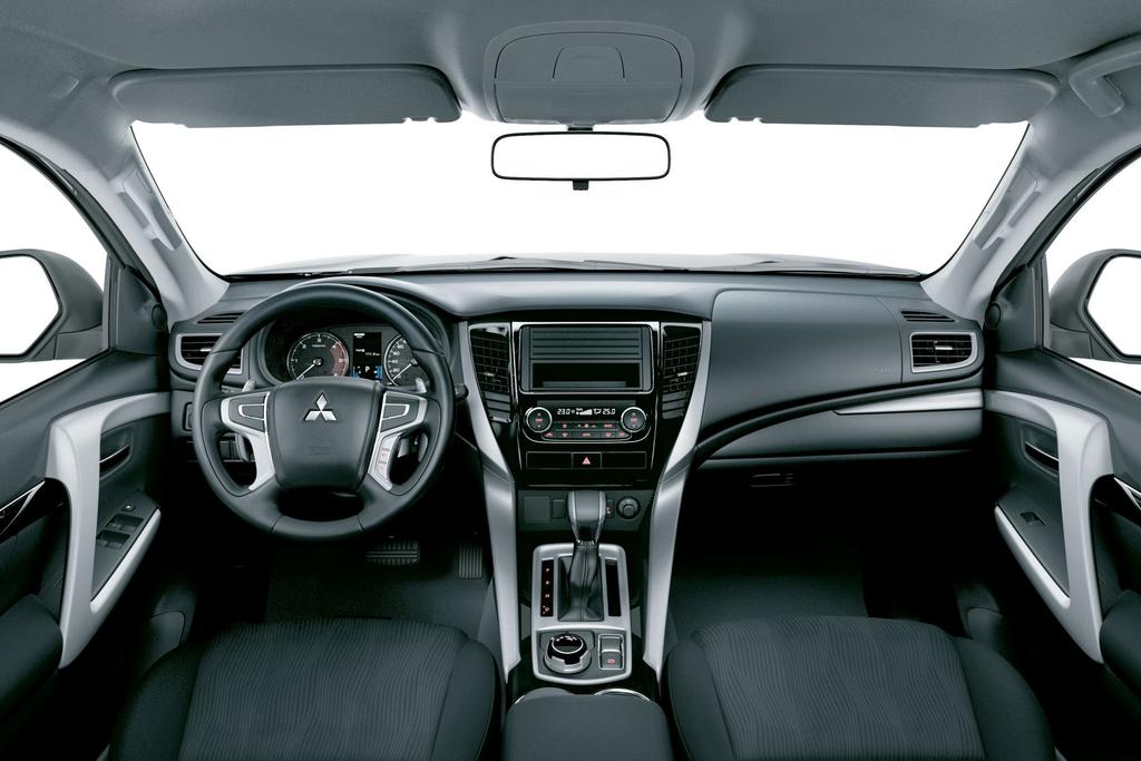Xe.Tinhte.vn-Mitsubishi-Pajero-Sport-2017-3.jpg