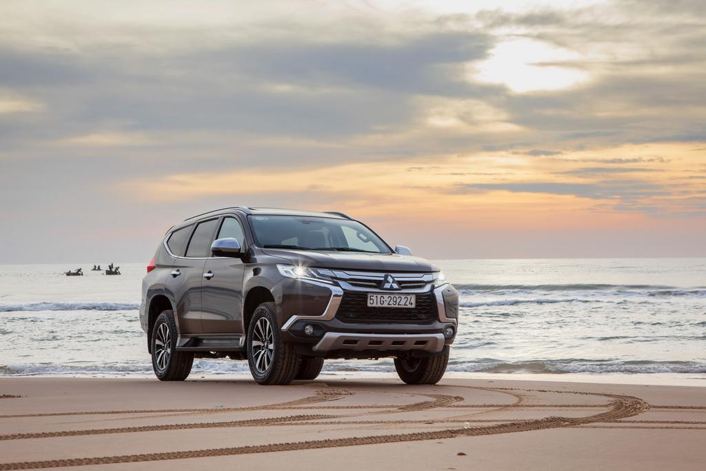 tinhte.mitsubishi.pajero-14.jpg