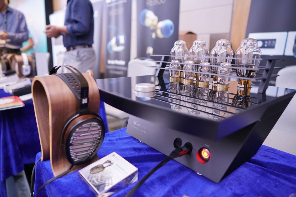 monospace-hifiman-shangri-La-2.JPG