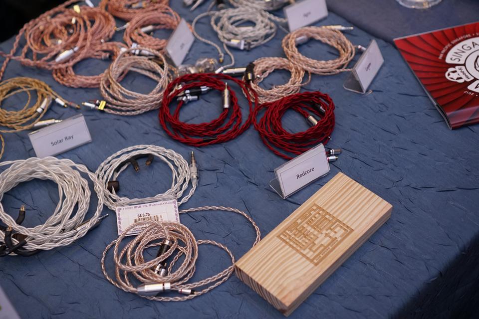 monospace-han-sound-cable-1.jpg
