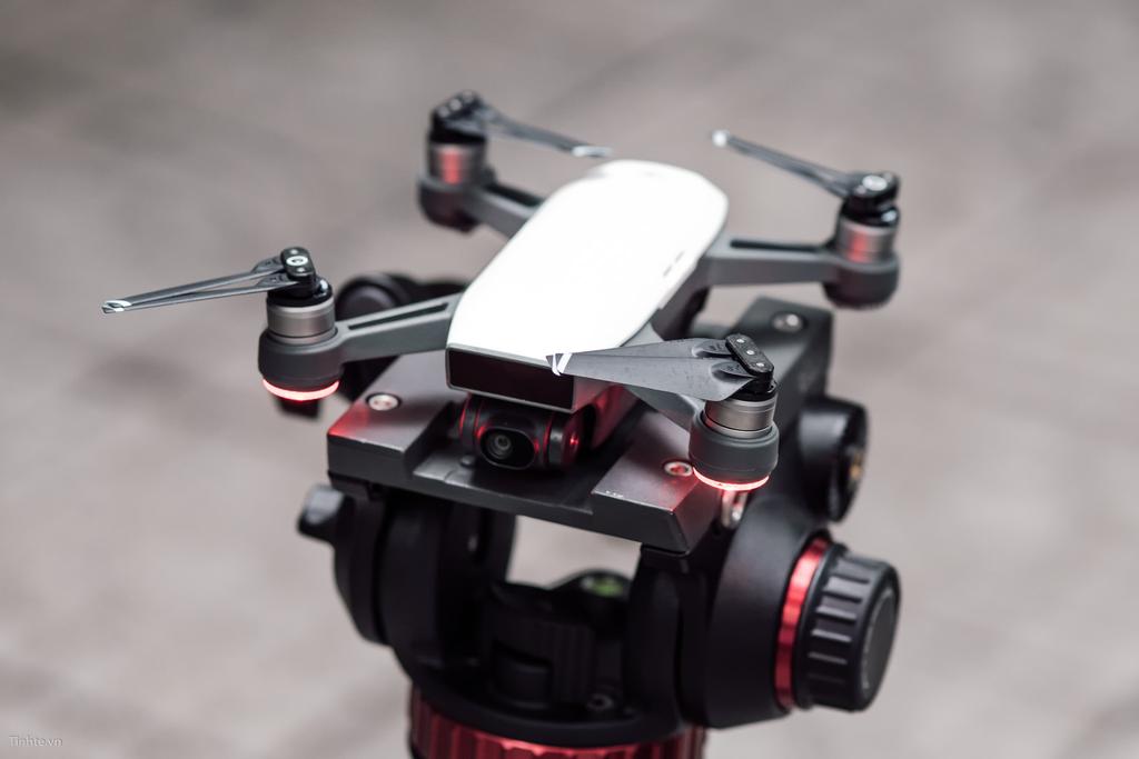tinhte_tren_tay_dji_spark_ (13).jpg