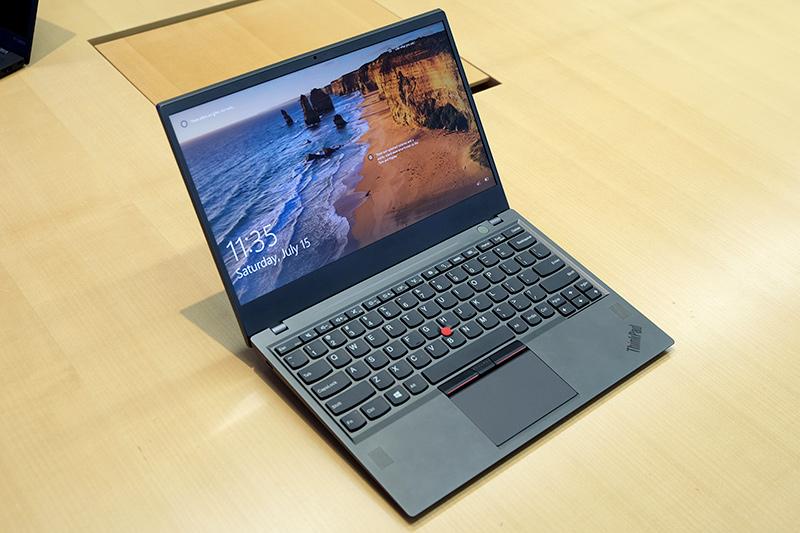 ThinkPad_X1_Carbon_proto_2.jpg