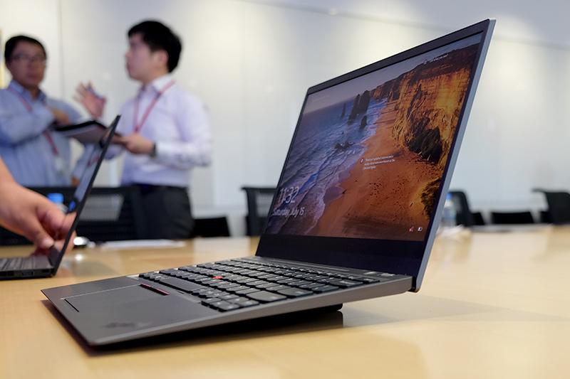 ThinkPad_X1_Carbon_proto_4.jpg