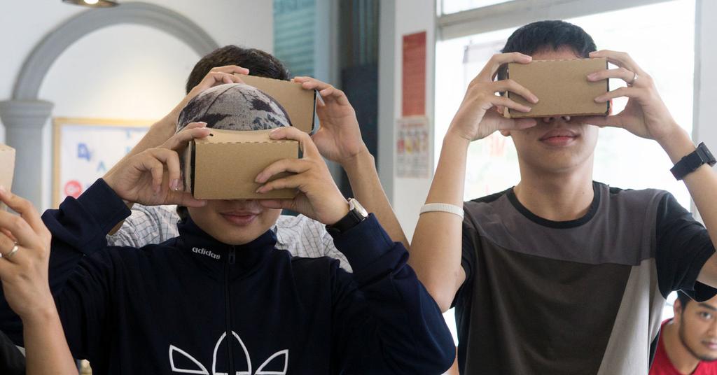 VR